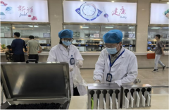 <b>要求食堂严酷落实食物平安从体</b>